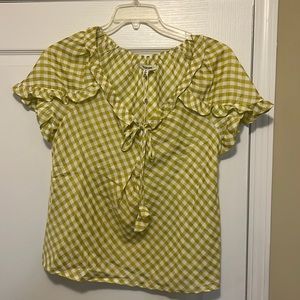 MAXX STUDIO V NECK EITH A BOW AND RUFFLE SHORT SLEEVES.  LIGHTWEIGHT NWT